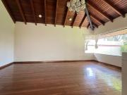 RENTO CASA CON AMPLIO JARDIN EN JACARANDA