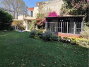 RENTO CASA CON BONITO JARDIN EN BOULEVARES