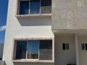 RENTO CASA DE 3 RECAMARAS COMPLETAMENTE AMUEBLADA EN...