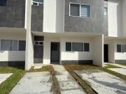 RENTO CASA DE 3 RECAMARAS SEMI AMUEBLADA CON ALBERCA EN...