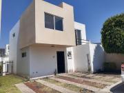 RENTO CASA EN CONDOMINIO LA ESCONDIDA FRACC. EL REFUGIO