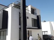 RENTO CASA EN CONJUNTO HORIZONTAL PRIVADO, EN LA NORIA,...