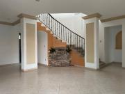 Rento Casa en Cuernavaca con Recámara en Planta Baja,...