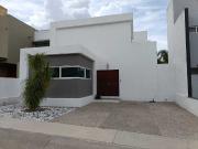 RENTO CASA EN DAVINCI CUMBRES DEL LAGO 2 REC EN PLANTA...