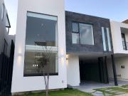 Rento casa en parque zacatecas en lomas de angelopolis