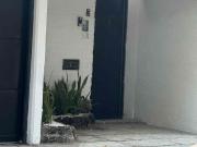 Rento casa en Pedregal de 1 nivel 130m2 con 8 lugares de...