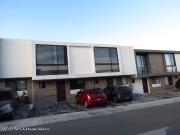 Rento casa en privada del refugio 3 recamaras 3 baños 2...