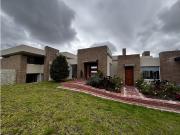 RENTO CASA MODERNA DE LUJO YERBABONITA BOSQUE NATIVO SOPO