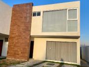 RENTO CASA NUEVA EN MADELEINE RESIDENCIAL PACHUCA