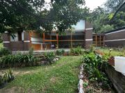 ARRIENDO Casa un Solo Nivel Tres Dorm. Estudio...
