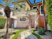 Rento casa urbanización Portal al Sol vía a la costa