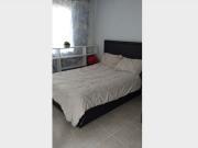 Rento CUARTO amplió amueblado