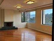 Rento departamento de tres habitaciones con terraza en...