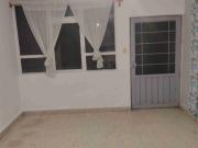 Rento departamento qué tiene dos recamaras con Closet...