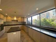 Rento departamento tres dormitorios, dos parqueaderos