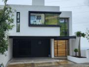 RENTO HERMOSA CASA LOMAS PUNTA DEL ESTE $25,000.00...