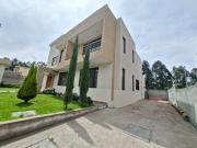 RENTO LINDA CASA INDEPENDIENTE EN URBANIZACIÓN PRIVADA –...