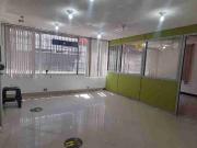 De renta Local Comercial, sector Av. Colón. Quito, Ecuador