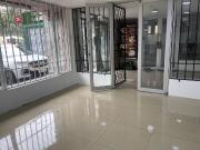 Local Comercial de 100 m2 en arriendo, en la Av. Los...