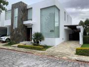 Rento o vendo casa en Tumbaco. La Viña