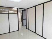 RENTA OFICINA CENTRAL 46 m² CON ASCENSOR – AV. AMAZONAS