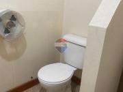 Rento oficinas amplias en el sector del estadio