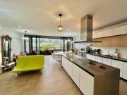 RENTO SUITE AMPLIA CON BALCON EN AQUARELA