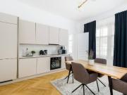 Repräsentative 2 Zimmer Altbauwohnung mit zeitloser Eleganz