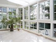 REPRÄSENTATIVE ALTBAUVILLA MIT TERRASSE UND GARTEN IN...