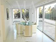 Repräsentative, moderne Villa mit Pool in absoluter...