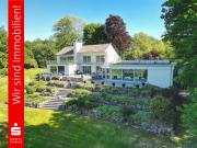 Repräsentative Villa mit Schwimmbad in bester Lage