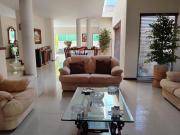 RES. LA PROVIDENCIA, MODERNA CASA EN EXCELENTE ESTADO