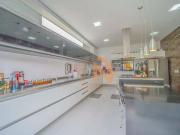 Residência Exclusiva na Rua Angatuba – Sofisticação,...