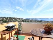 RÉSIDENCE AVEC PISCINE: T 2 À CAVALAIRE AVEC UNE VUE MER PAN
