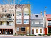 Homely studio with shared bathroom in Darlinghurst