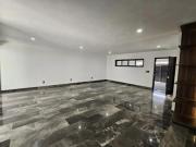 Residencia 100% Remodelada en Venta en Residencial Victoria