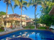 Residencia a orilla de Río con terreno grande,...