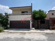 Residencia al norte de la ciudad frente a parque