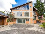 RESIDÊNCIA ALTO PADRÃO • 247,24 m² PRIVATIVOS • TERRENO...