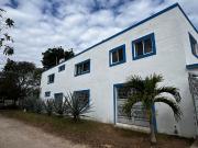 Residencia amplia con piscina, zona grill de 4 recámaras