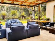 RESIDENCIA AMUEBLADA EN CONDOMINIO HORIZONTAL. LLUVIA,...