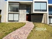 SE RENTA Residencia Amueblada en El Bosque Country Club...