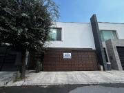 RESIDENCIA AMUEBLADA EN RENTA EN PRIVADA CON VIGILANCIA...