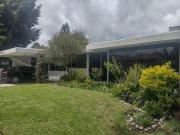 Residencia Californiana de una Planta con Jardin Privado...