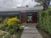 Residencia Californiana de una Planta con Jardines...