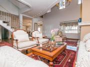 RESIDÊNCIA COM 721M² DE PURO BOM GOSTO