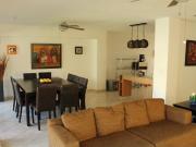 Residencia con 4 recámaras, alberca en áreas comunes