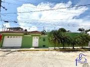 Residencia con Alberca, Amueblada, 4 Habitaciones en...