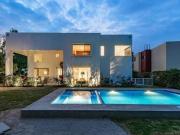 INVIERTE EN CALIDAD DE VIDA, RESIDENCIA CON ALBERCA...