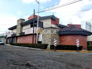 Residencia con alberca en esquina fracc. Estrella del sur